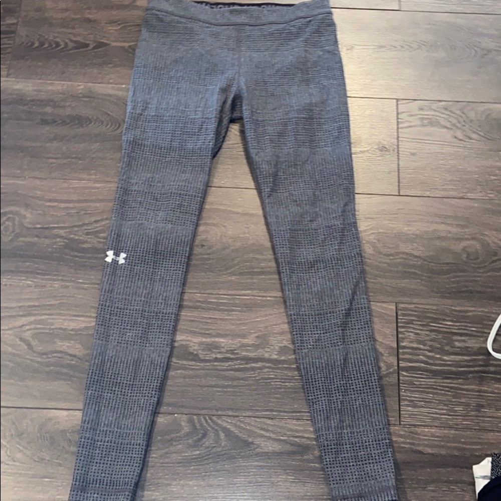 Grey dot print under Armour leggings